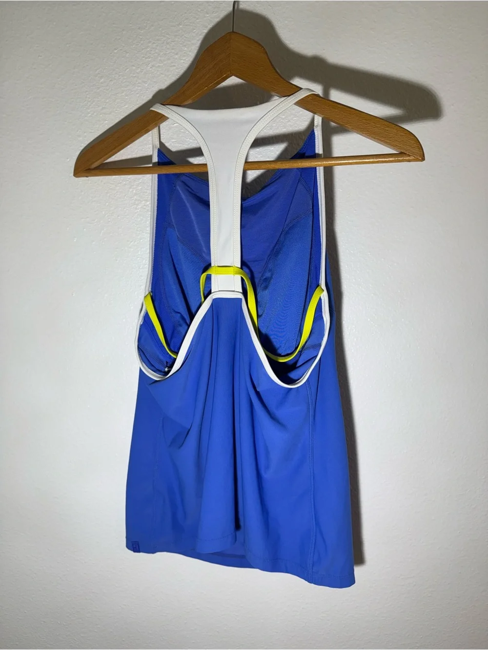 Nike Womens Blue Racerback Performance Tank Top Built-In Bra XL Fit Dry